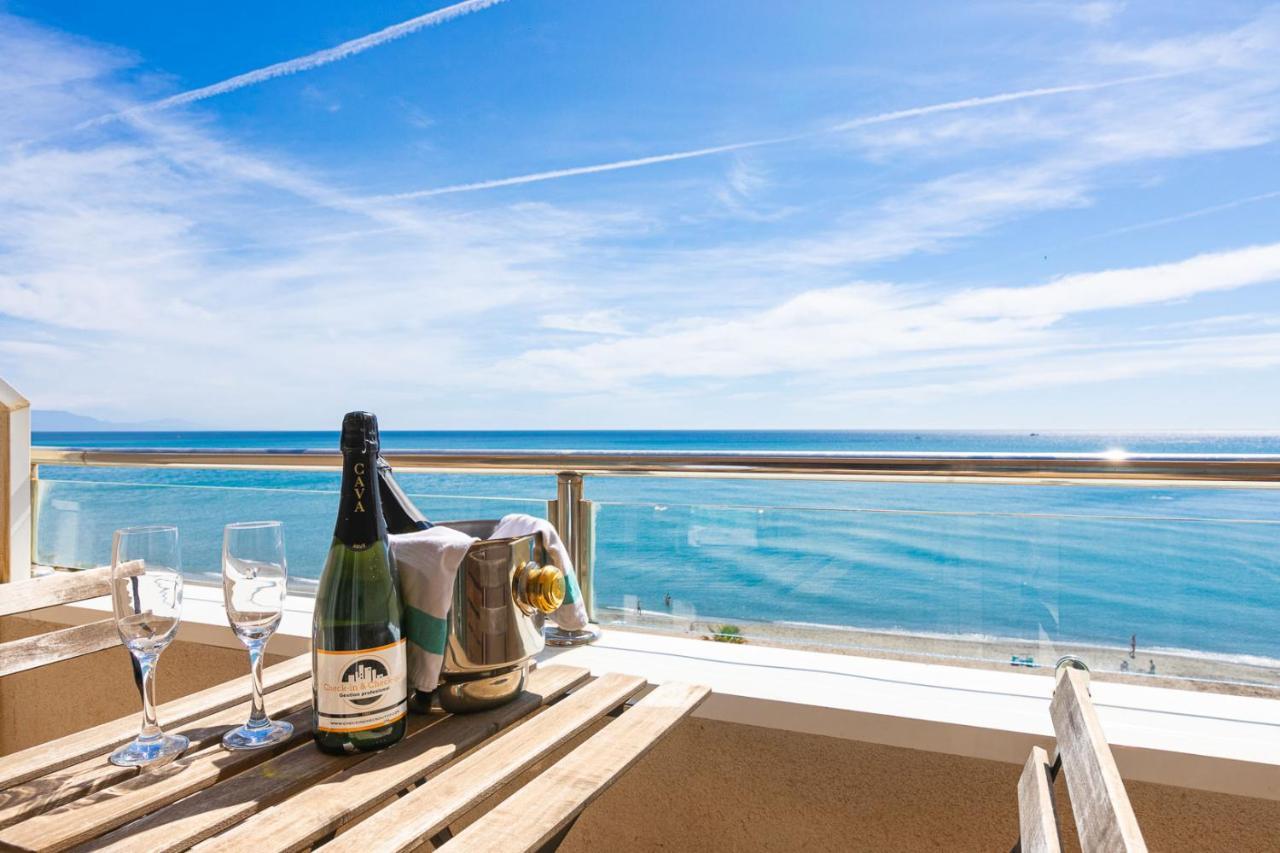 Apartamento El Velero Primera Linea Playa Apartamento Torremolinos Exterior foto